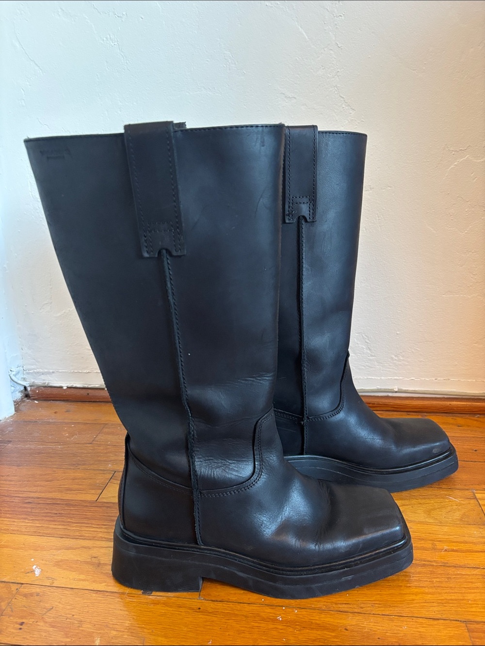 Vagabond Eyra Boot in Black
